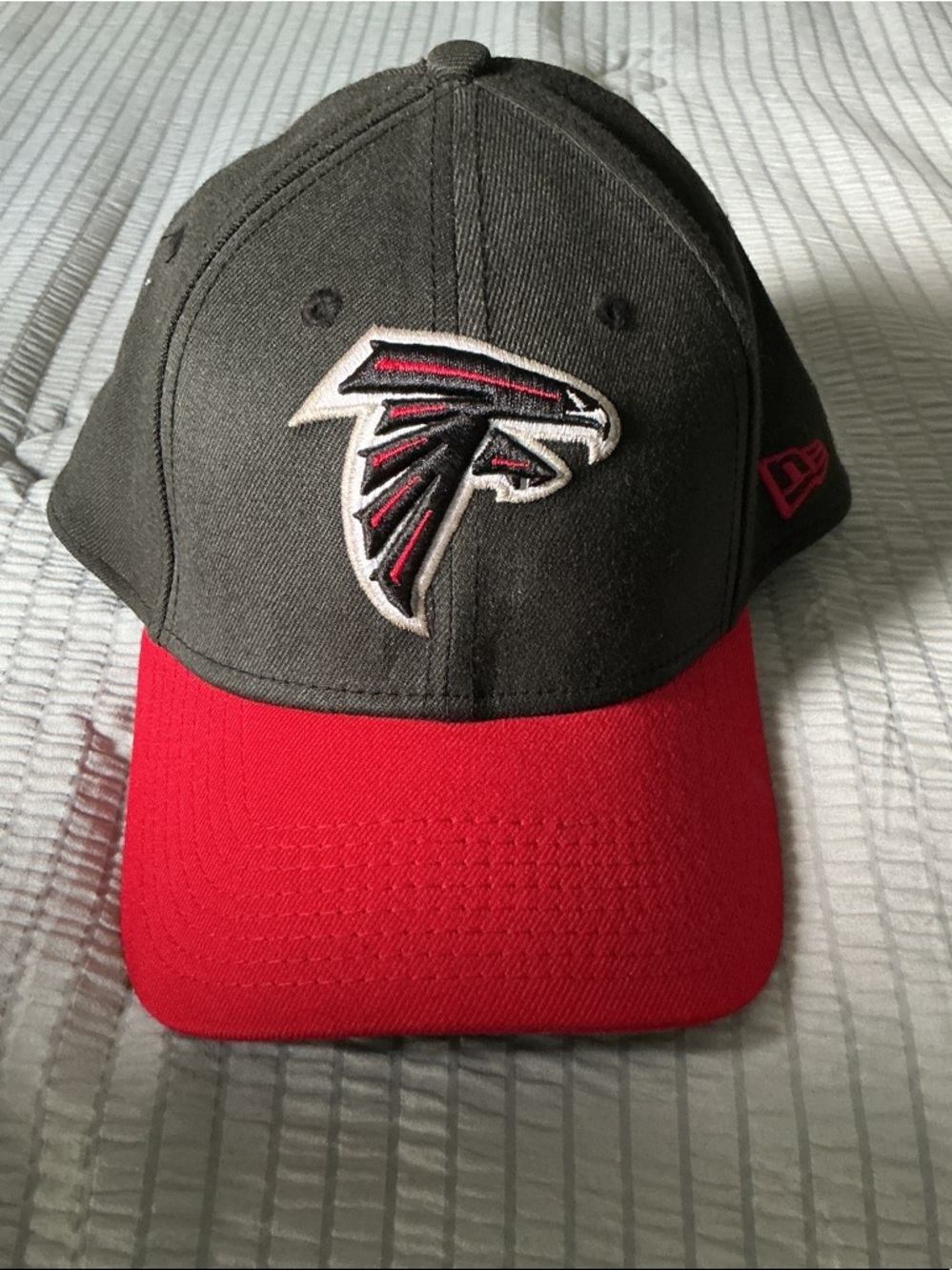 New Era Atlanta Falcons Two-Tone Cap - Gray & Red